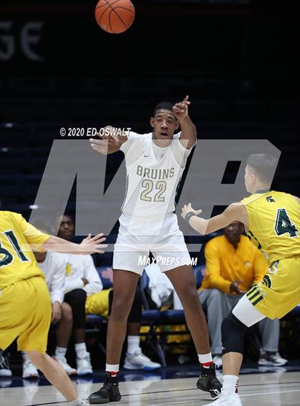 Thumbnail 1 in Damien vs. St. Patrick-St. Vincent (MaxPreps MLK Classic) photogallery.