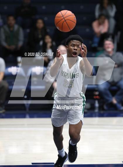 Thumbnail 3 in Damien vs. St. Patrick-St. Vincent (MaxPreps MLK Classic) photogallery.