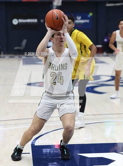 Thumbnail 2 in Damien vs. St. Patrick-St. Vincent (MaxPreps MLK Classic) photogallery.
