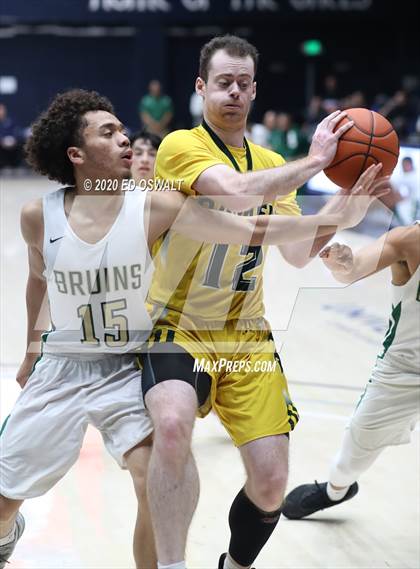 Thumbnail 2 in Damien vs. St. Patrick-St. Vincent (MaxPreps MLK Classic) photogallery.