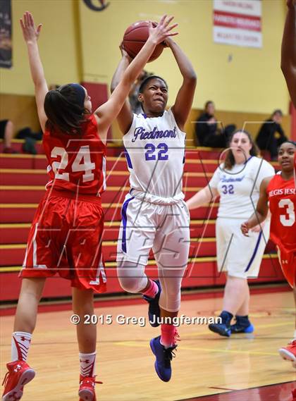 Thumbnail 3 in Regis Jesuit vs. Piedmont (Cardinal Newman Classic) photogallery.