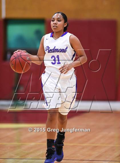 Thumbnail 1 in Regis Jesuit vs. Piedmont (Cardinal Newman Classic) photogallery.