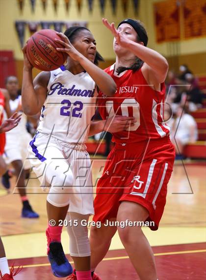Thumbnail 3 in Regis Jesuit vs. Piedmont (Cardinal Newman Classic) photogallery.