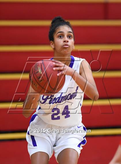 Thumbnail 3 in Regis Jesuit vs. Piedmont (Cardinal Newman Classic) photogallery.
