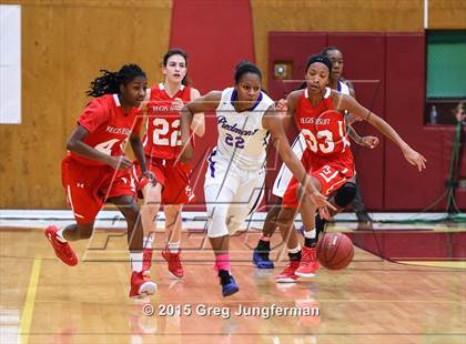 Thumbnail 2 in Regis Jesuit vs. Piedmont (Cardinal Newman Classic) photogallery.