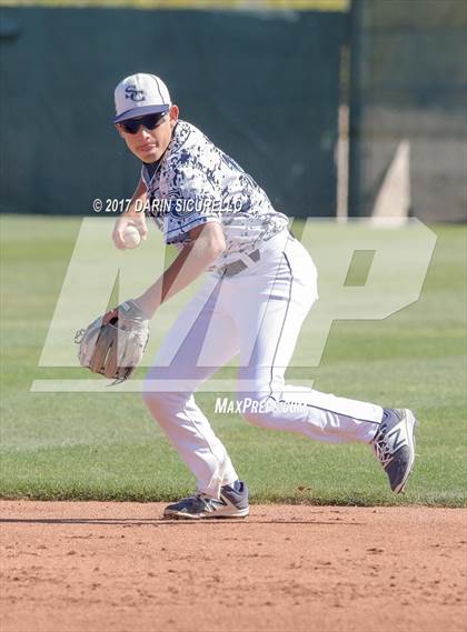 Thumbnail 2 in Sierra Canyon vs. Clackamas (Coach Bob Invitational) photogallery.