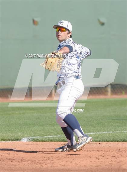 Thumbnail 2 in Sierra Canyon vs. Clackamas (Coach Bob Invitational) photogallery.