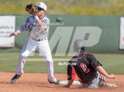 Thumbnail 1 in Sierra Canyon vs. Clackamas (Coach Bob Invitational) photogallery.