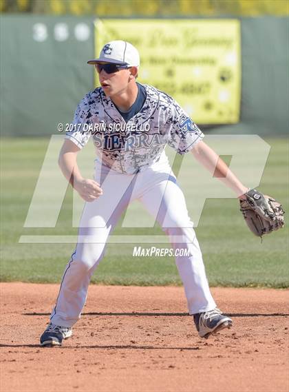 Thumbnail 3 in Sierra Canyon vs. Clackamas (Coach Bob Invitational) photogallery.