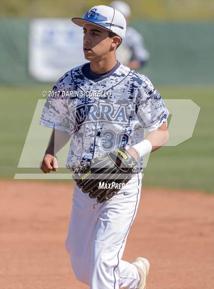 Thumbnail 3 in Sierra Canyon vs. Clackamas (Coach Bob Invitational) photogallery.