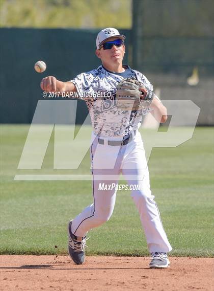 Thumbnail 1 in Sierra Canyon vs. Clackamas (Coach Bob Invitational) photogallery.
