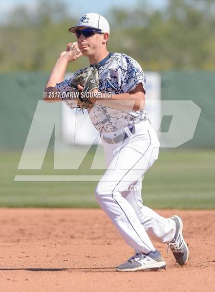 Thumbnail 1 in Sierra Canyon vs. Clackamas (Coach Bob Invitational) photogallery.