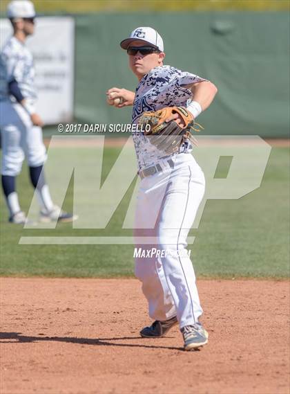 Thumbnail 3 in Sierra Canyon vs. Clackamas (Coach Bob Invitational) photogallery.