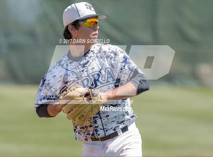 Thumbnail 2 in Sierra Canyon vs. Clackamas (Coach Bob Invitational) photogallery.
