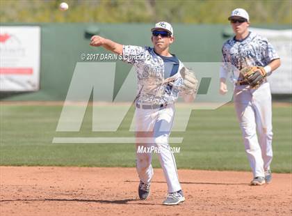 Thumbnail 1 in Sierra Canyon vs. Clackamas (Coach Bob Invitational) photogallery.