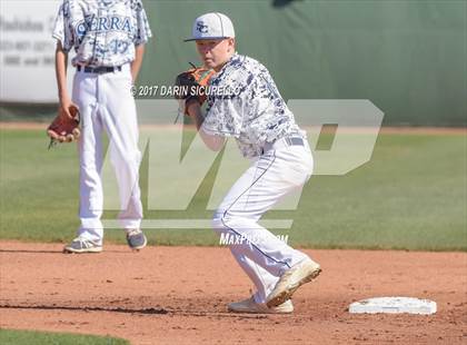 Thumbnail 2 in Sierra Canyon vs. Clackamas (Coach Bob Invitational) photogallery.