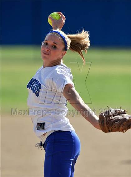 Thumbnail 3 in Fallbrook @ Rancho Bernardo photogallery.