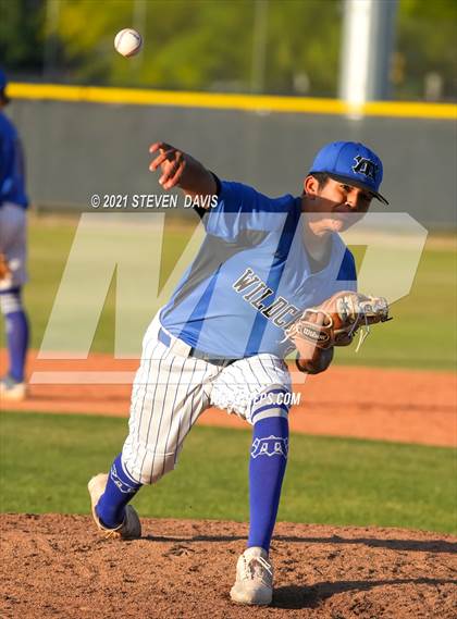 Thumbnail 3 in Seton Catholic @ Mesquite (AIA 4A Quarterfinals) photogallery.