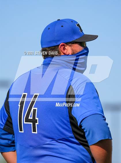 Thumbnail 3 in Seton Catholic @ Mesquite (AIA 4A Quarterfinals) photogallery.