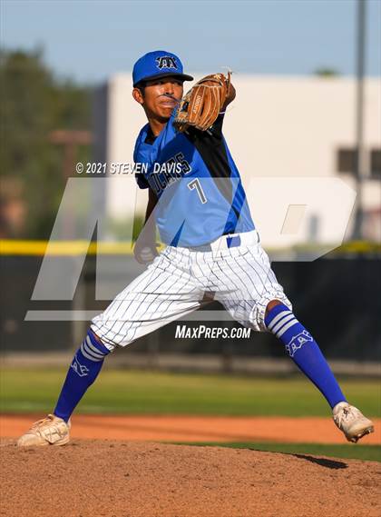Thumbnail 3 in Seton Catholic @ Mesquite (AIA 4A Quarterfinals) photogallery.