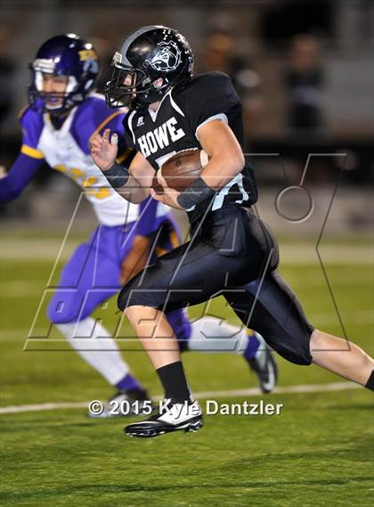 Thumbnail 2 in Howe vs. Edgewood (UIL 3A Division 2 Region 2 Bi-District Playoff) photogallery.