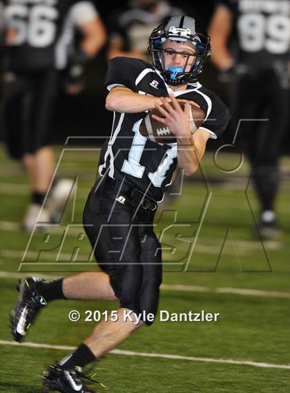 Thumbnail 1 in Howe vs. Edgewood (UIL 3A Division 2 Region 2 Bi-District Playoff) photogallery.
