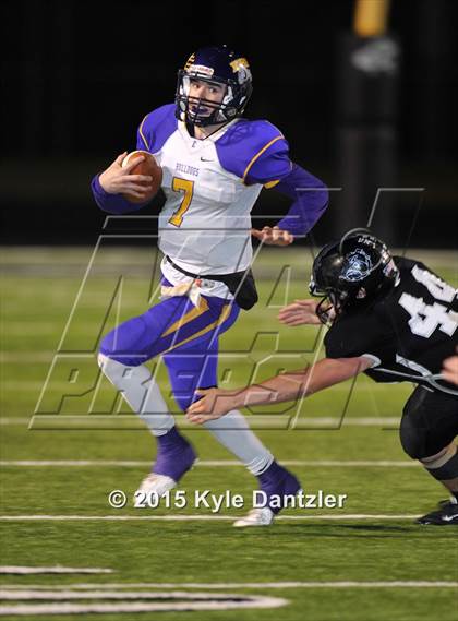 Thumbnail 3 in Howe vs. Edgewood (UIL 3A Division 2 Region 2 Bi-District Playoff) photogallery.