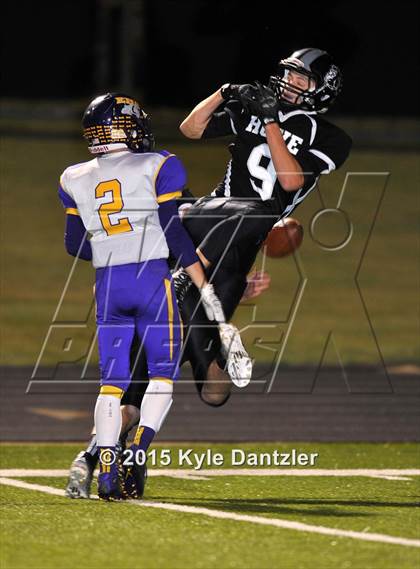 Thumbnail 1 in Howe vs. Edgewood (UIL 3A Division 2 Region 2 Bi-District Playoff) photogallery.