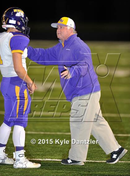 Thumbnail 1 in Howe vs. Edgewood (UIL 3A Division 2 Region 2 Bi-District Playoff) photogallery.