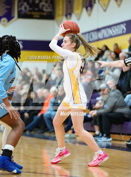 Thumbnail 3 in Bishop Grimes vs Christian Brothers Academy photogallery.