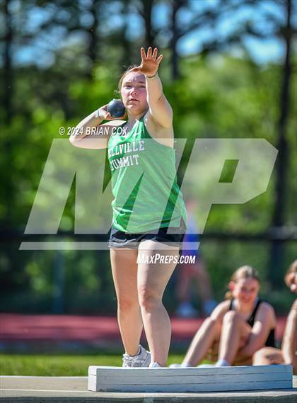 Thumbnail 2 in FR: AAA 2A-1 District Meet (Shot Put) photogallery.
