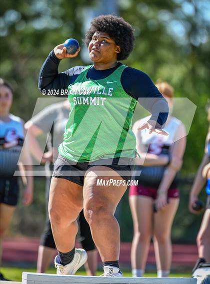 Thumbnail 2 in FR: AAA 2A-1 District Meet (Shot Put) photogallery.
