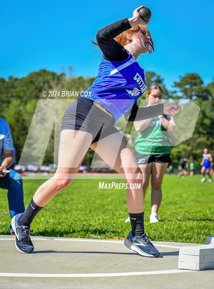 Thumbnail 1 in FR: AAA 2A-1 District Meet (Shot Put) photogallery.