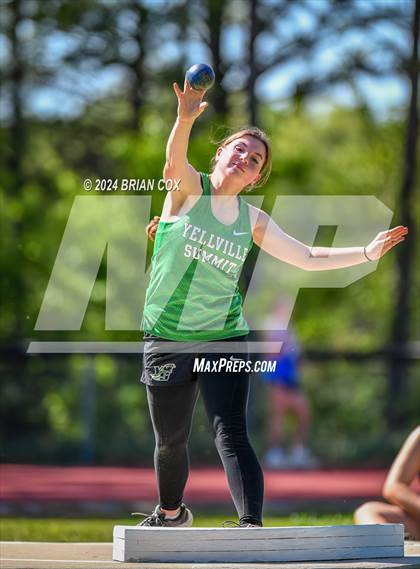 Thumbnail 1 in FR: AAA 2A-1 District Meet (Shot Put) photogallery.