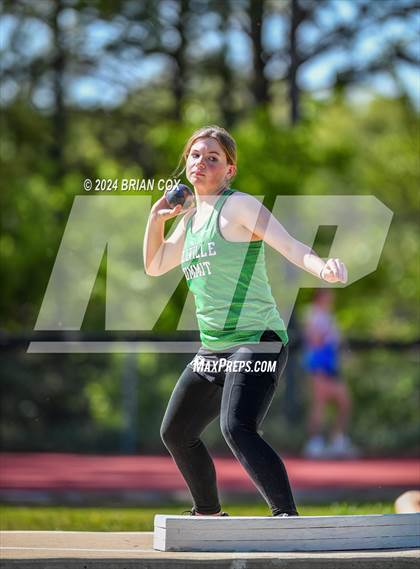 Thumbnail 2 in FR: AAA 2A-1 District Meet (Shot Put) photogallery.