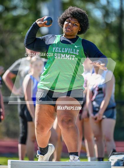 Thumbnail 3 in FR: AAA 2A-1 District Meet (Shot Put) photogallery.