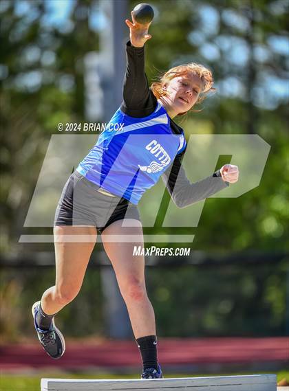 Thumbnail 3 in FR: AAA 2A-1 District Meet (Shot Put) photogallery.