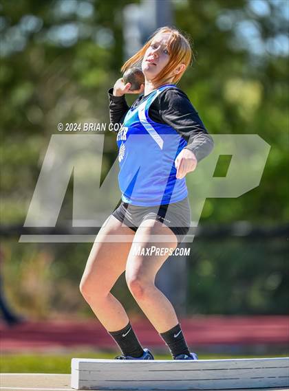 Thumbnail 1 in FR: AAA 2A-1 District Meet (Shot Put) photogallery.