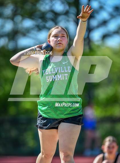 Thumbnail 1 in FR: AAA 2A-1 District Meet (Shot Put) photogallery.