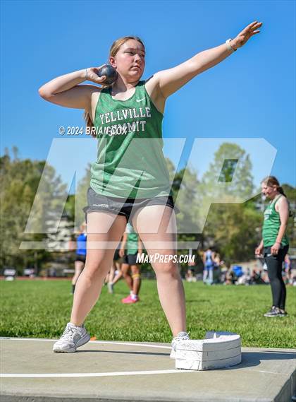 Thumbnail 3 in FR: AAA 2A-1 District Meet (Shot Put) photogallery.