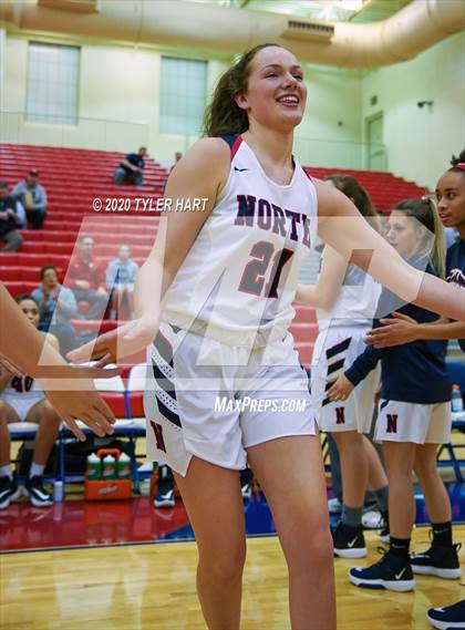 Thumbnail 2 in Avon vs. Terre Haute North Vigo (IHSAA 4A First Round Playoff) photogallery.