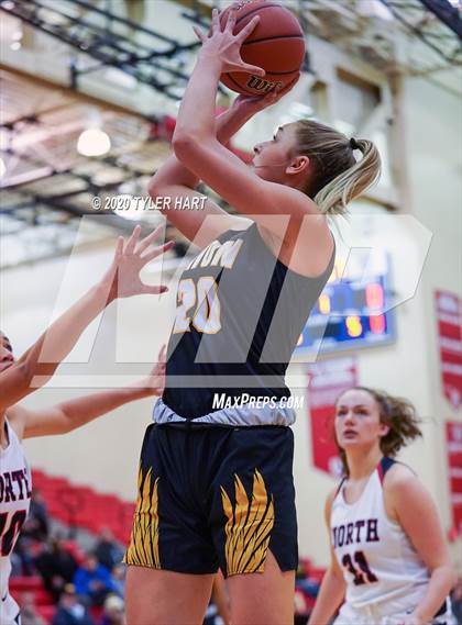 Thumbnail 3 in Avon vs. Terre Haute North Vigo (IHSAA 4A First Round Playoff) photogallery.