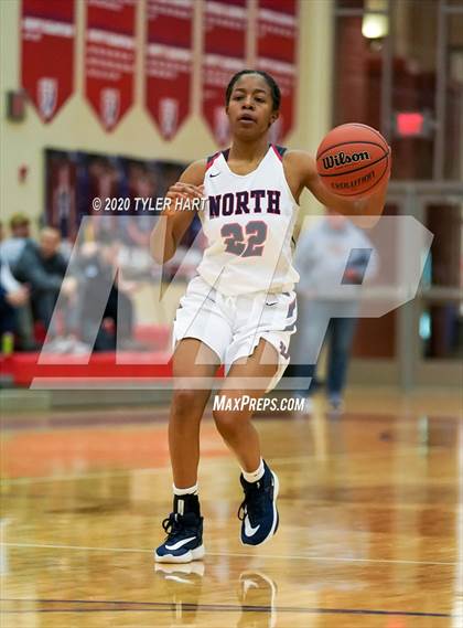 Thumbnail 1 in Avon vs. Terre Haute North Vigo (IHSAA 4A First Round Playoff) photogallery.