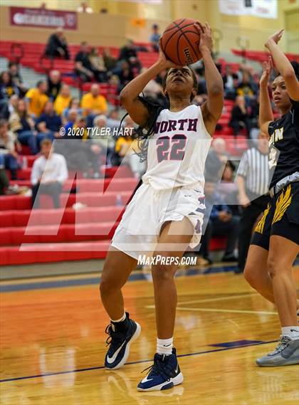 Thumbnail 1 in Avon vs. Terre Haute North Vigo (IHSAA 4A First Round Playoff) photogallery.