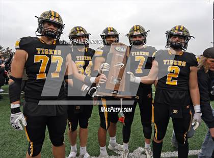 Thumbnail 3 in Belle Vernon vs. Northwestern Lehigh (PIAA 3A Championship) photogallery.