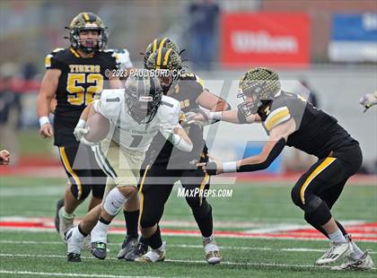 Thumbnail 1 in Belle Vernon vs. Northwestern Lehigh (PIAA 3A Championship) photogallery.