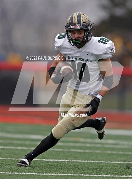 Thumbnail 2 in Belle Vernon vs. Northwestern Lehigh (PIAA 3A Championship) photogallery.