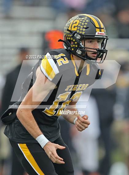 Thumbnail 3 in Belle Vernon vs. Northwestern Lehigh (PIAA 3A Championship) photogallery.