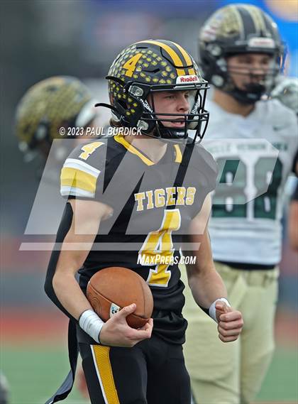 Thumbnail 1 in Belle Vernon vs. Northwestern Lehigh (PIAA 3A Championship) photogallery.