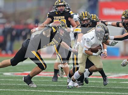Thumbnail 3 in Belle Vernon vs. Northwestern Lehigh (PIAA 3A Championship) photogallery.